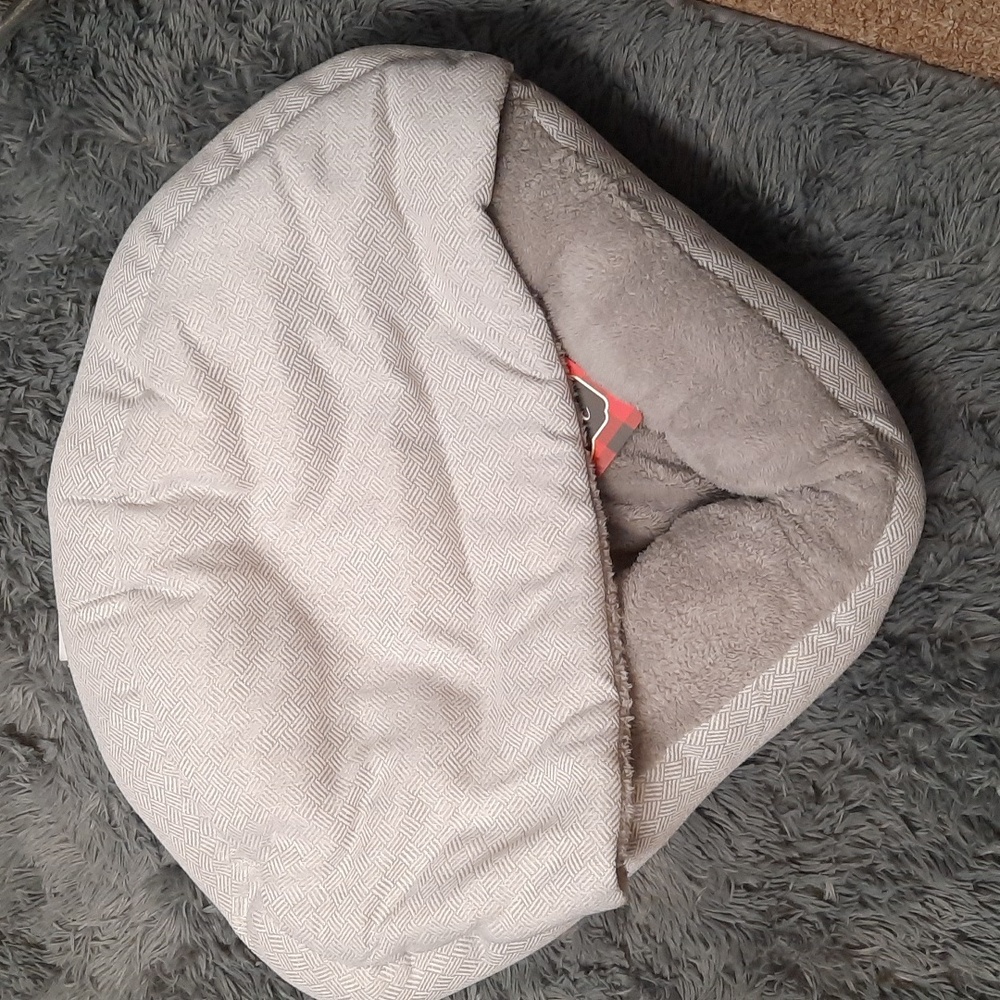 Pet bed 24-inch